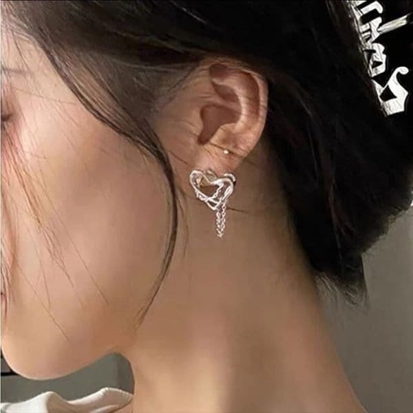 The Chain My Heart earrings with chain attached posts in 925 silver. - Thumbnail 2