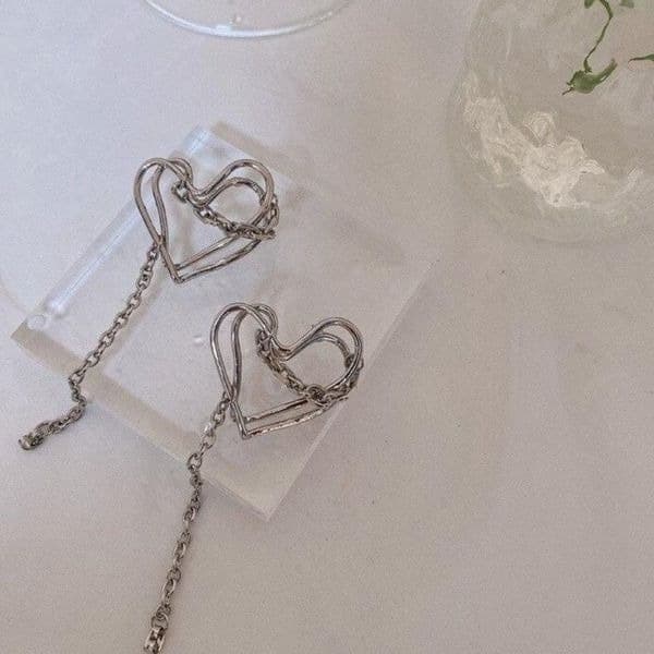 The Chain My Heart earrings with chain attached posts in 925 silver. - Thumbnail 5