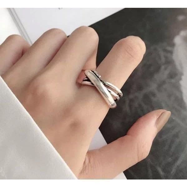 The Criss Cross Minimalist adjustable ring in 925 - Image 1
