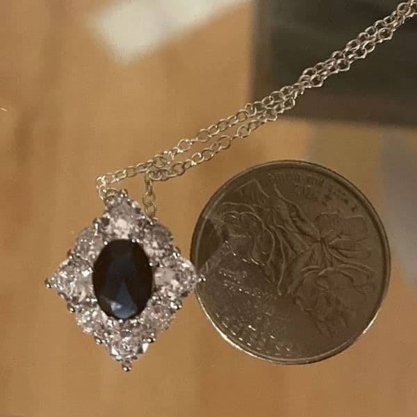The Katherine Pendant Necklace in blue sapphire and 925 silver - Thumbnail 2