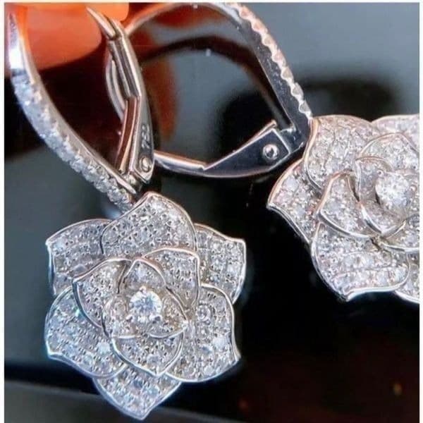 The Dramatic Drop Flower dangle earrings in 925 and cubic zirconia - Thumbnail 5