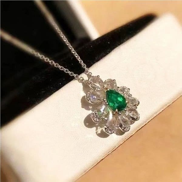 The Emerald Passion pendant in 925 and cubic zirconia - Thumbnail 2