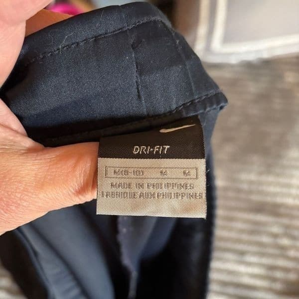NIKE drifit navy blue shorts EUC - Thumbnail 4