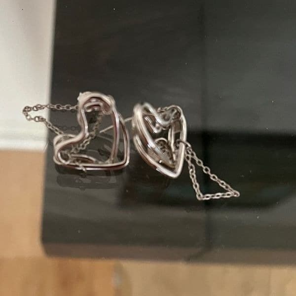 The Chain My Heart earrings with chain attached posts in 925 silver. - Thumbnail 4