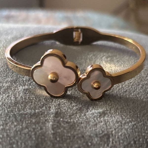 Vintage pearl Clover hinge bracelet - Thumbnail 5