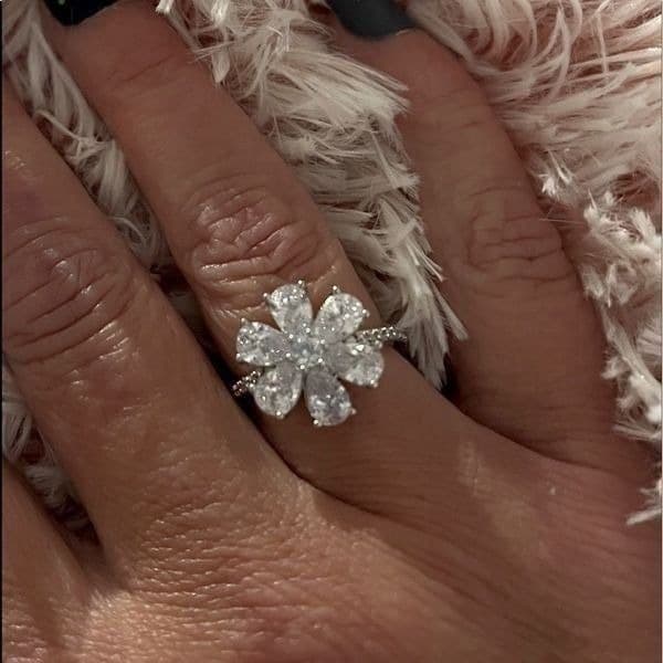 The Floral Mystique silver and white sapphire ring sz 6 - Thumbnail 9