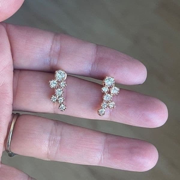 The Dainty Cluster Rose Gold stud earrings with cubic zirconia over 925. - Thumbnail 4