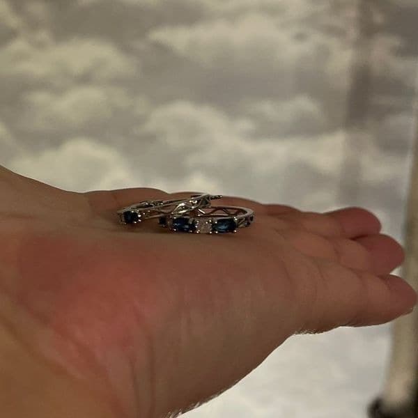 The Classic Hoop earrings in blue sapphires and 925 - Thumbnail 7