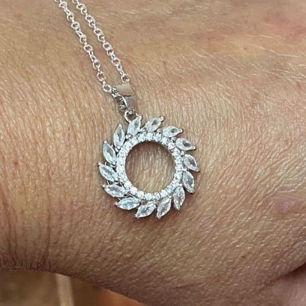 The Infinite Swirl Pendant Necklace in 925 silver and cubic zirconia - Thumbnail 11