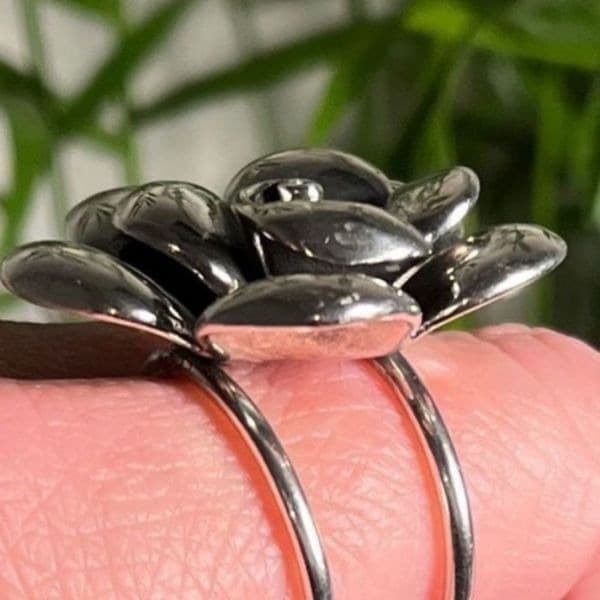 The Bold Flower Ring 925 oversized adjustable cocktail ring - Thumbnail 6