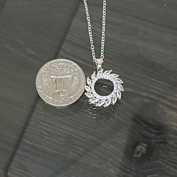 The Infinite Swirl Pendant Necklace in 925 silver and cubic zirconia - Thumbnail 2