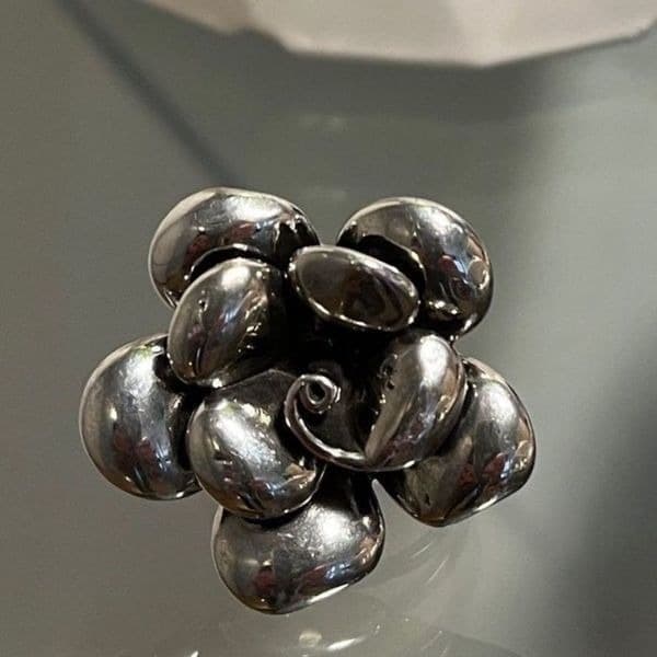 The Bold Flower Ring 925 oversized adjustable cocktail ring - Thumbnail 7