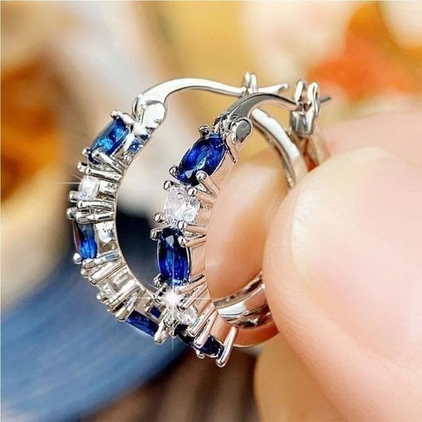 The Classic Hoop earrings in blue sapphires and 925 - Thumbnail 3