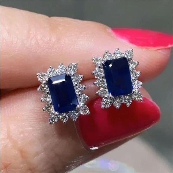 The Royal Blue Elegant stud earrings in 925 silver and cubic zirconia - Image 1