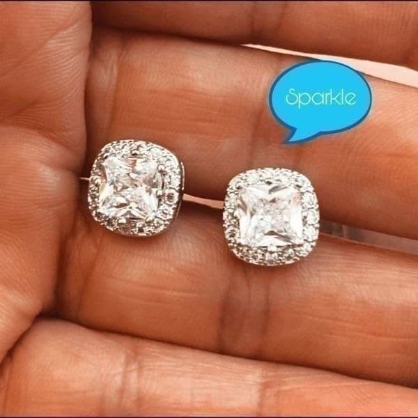 The Classical zircon studs in Sterling Silver - Thumbnail 8