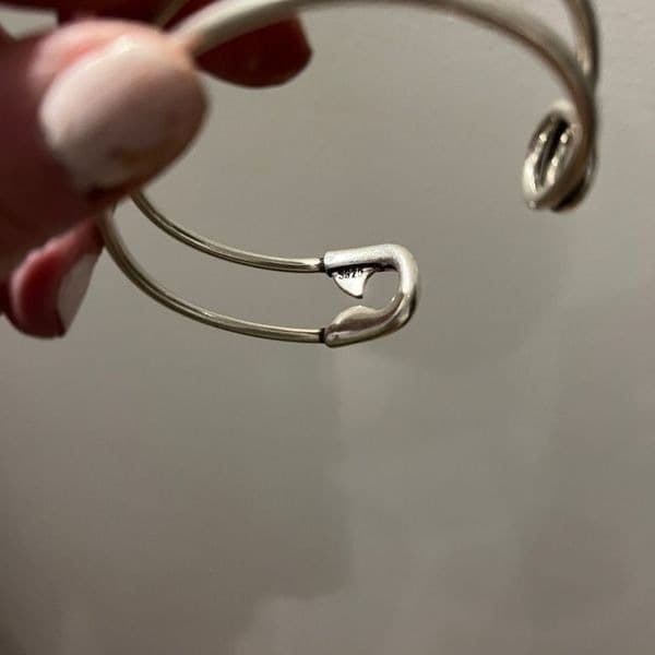 The Jumbo Safety Pin Bangle in 925 silver - Thumbnail 12