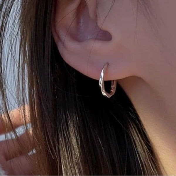 The Mini Abstract Hoop earring in 925 silver - Thumbnail 2