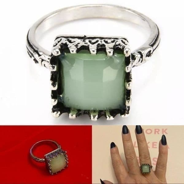 The Game Of Thrones 925 Silver Vintage inspired Peridot ring sz 8 - Thumbnail 2