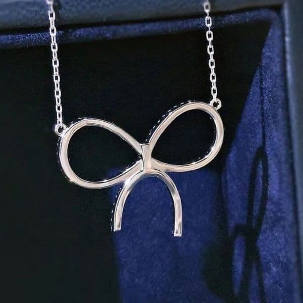 The Brilliant Bow Pendant Necklace in 925 - Thumbnail 3