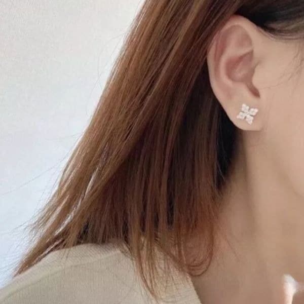 The Fabulous Four Points Dainty 925/White Sapphire Drop stud earrings - Thumbnail 8