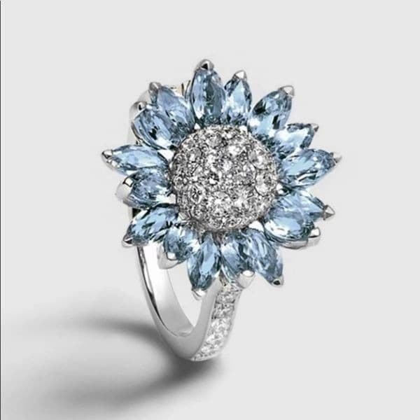 The Poppy Estate inspired blue flower ring in 925 Silver - Image 1
