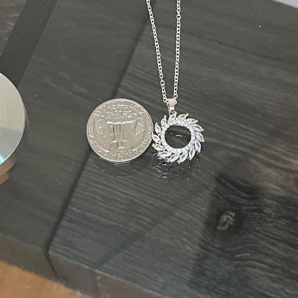 The Infinite Swirl Pendant Necklace in 925 silver and cubic zirconia - Thumbnail 3