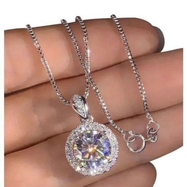 The Discus Pendant Necklace in 925 and cubic zirconia - Thumbnail 2