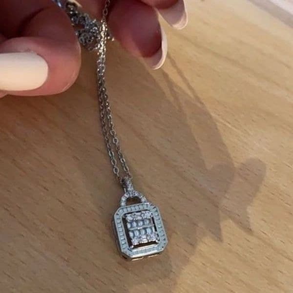 The Empire Retro Pendant Necklace in 925 cubic zirconia - Thumbnail 2