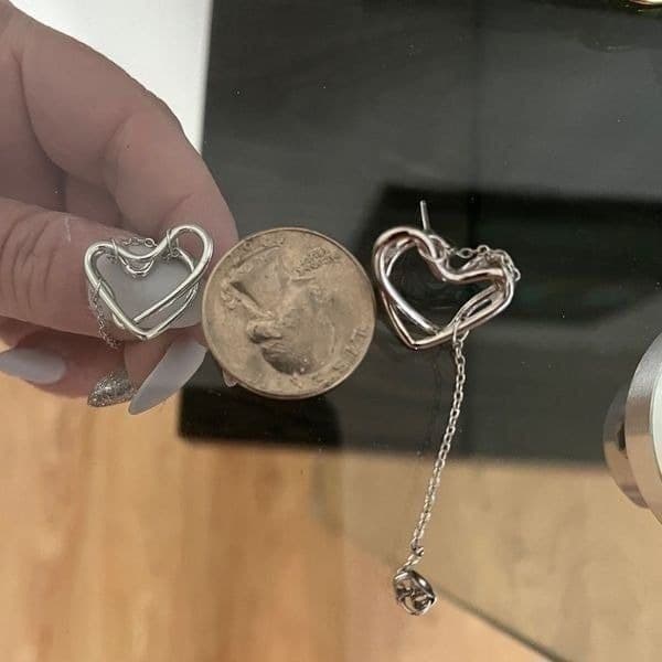 The Chain My Heart earrings with chain attached posts in 925 silver. - Thumbnail 5