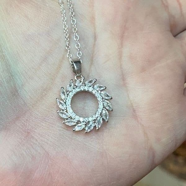 The Infinite Swirl Pendant Necklace in 925 silver and cubic zirconia - Thumbnail 8