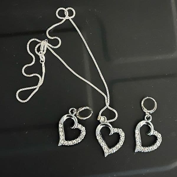 The Crystal Heart Necklace and Earrings set in 925 silver and crystals - Thumbnail 8