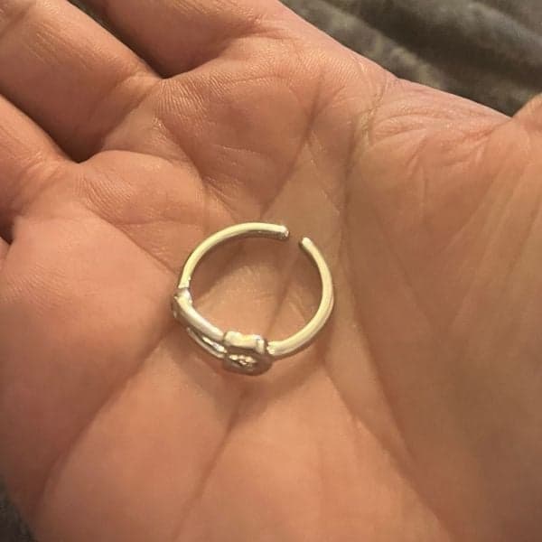 The Mini Safety Pin Ring with cubic zirconia - Thumbnail 4