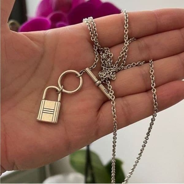 The Lock It Down Long silver necklace with lock and toggle closure - Thumbnail 8