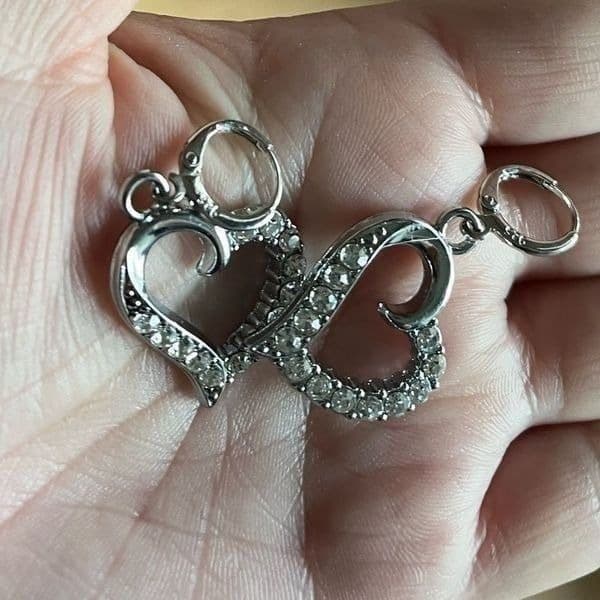 The Crystal Heart Necklace and Earrings set in 925 silver and crystals - Thumbnail 11