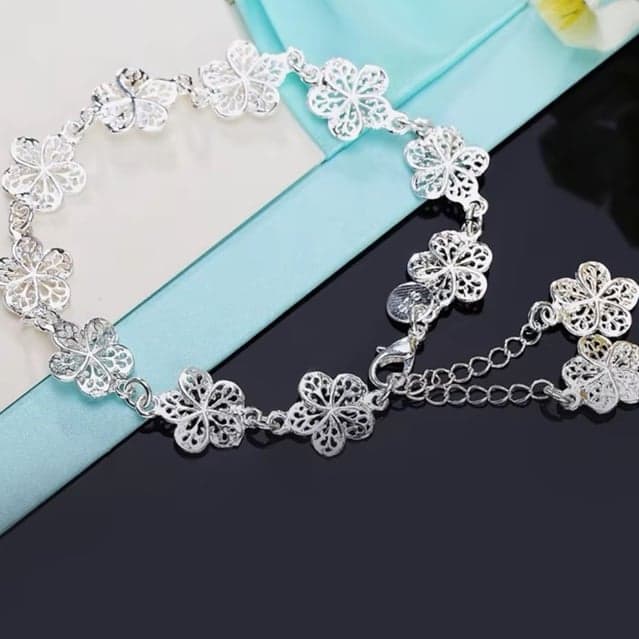 The Boho Flower sterling silver bracelet with dangling flowers - Thumbnail 6