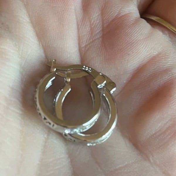 The Classic Dainty Hoop in 925 silver - Thumbnail 7