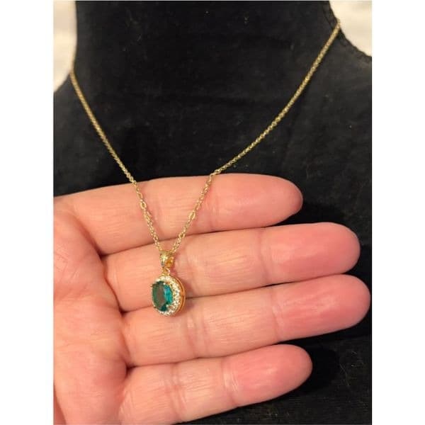 The oval emerald pendant necklace plated in 18k gold with lab created stones - Thumbnail 7
