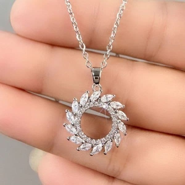 The Infinite Swirl Pendant Necklace in 925 silver and cubic zirconia - Thumbnail 5