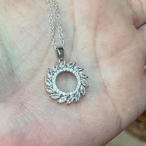 The Infinite Swirl Pendant Necklace in 925 silver and cubic zirconia - Thumbnail 8
