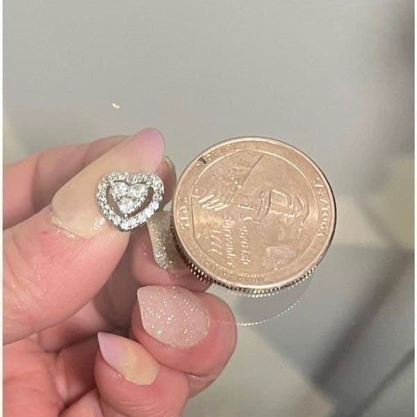 Dainty Hearts stud 925 and white sapphire earrings - Thumbnail 4