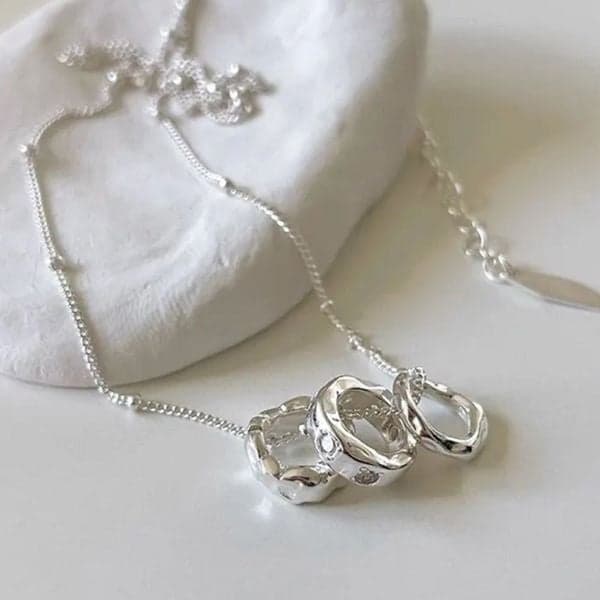 The Trio Ring Pendant Necklace in 925 silver - Thumbnail 4