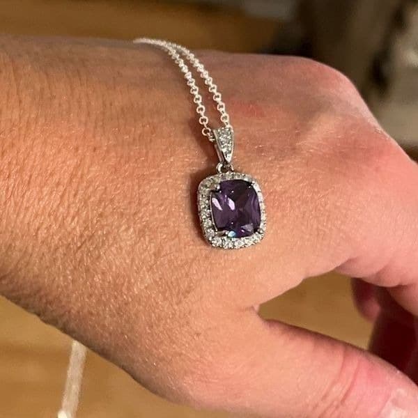 The Amethyst Classic Stunner pendant necklace in 925 and cubic zirconia - Thumbnail 4