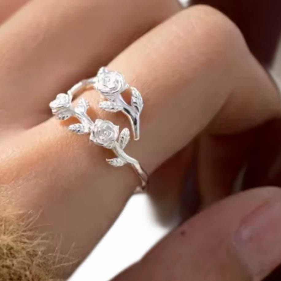 The delicate flower ring in sterling silver adjustable - Image 1