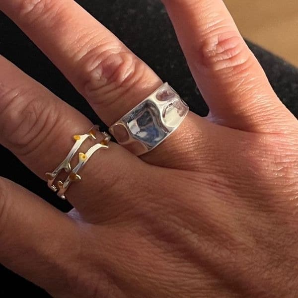 The Hammered Ring 925 adjustable silver band ring - Thumbnail 4
