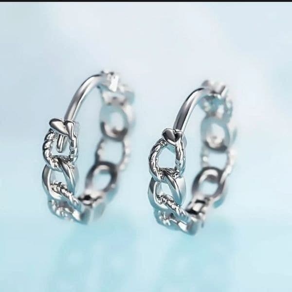 The Mini Chain Hoop dainty 925 silver huggie, hoop earrings. - Thumbnail 8