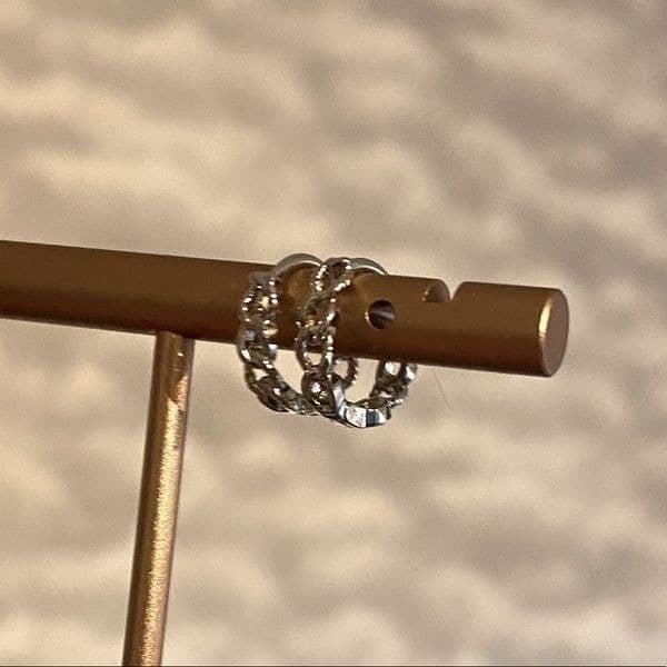 The Mini Chain Hoop dainty 925 silver huggie, hoop earrings. - Thumbnail 6