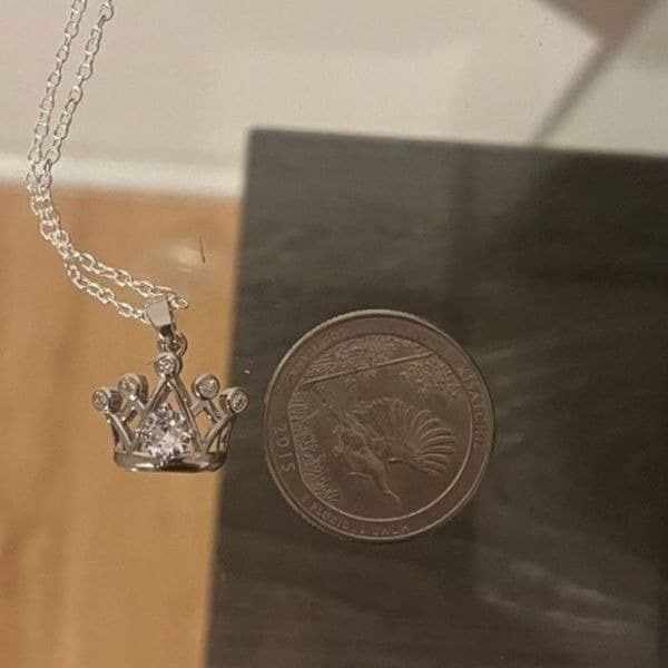 The Triple Crown pendant charm necklace in 925 and cubic zirconia - Thumbnail 5