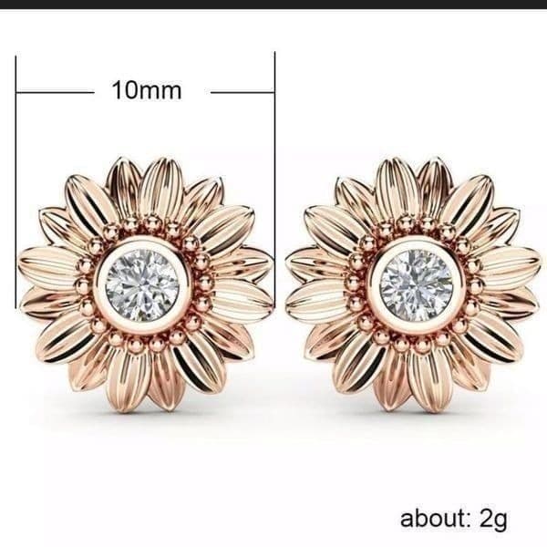 The Dainty Daisy gold and crystal flower stud earrings - Thumbnail 4