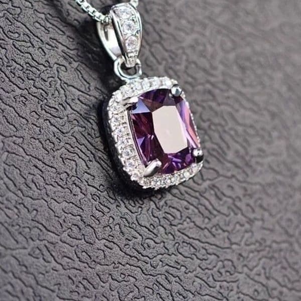 The Amethyst Classic Stunner pendant necklace in 925 and cubic zirconia - Thumbnail 2