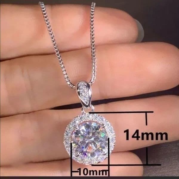 The Discus Pendant Necklace in 925 and cubic zirconia - Thumbnail 2